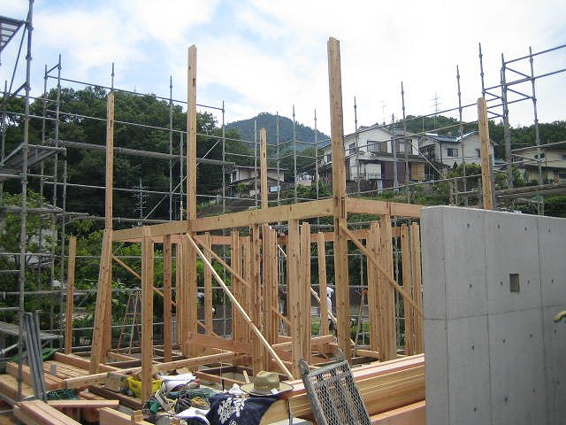 柱建て1｜矢野の家～新築