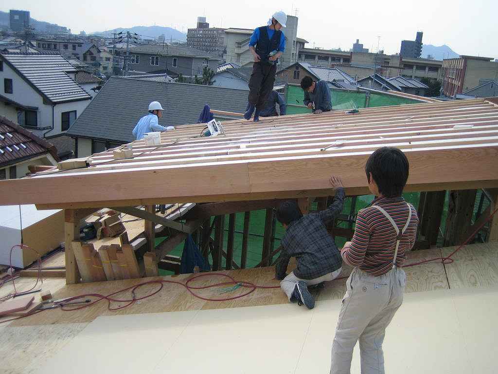 屋根の上で｜海田の家～新築