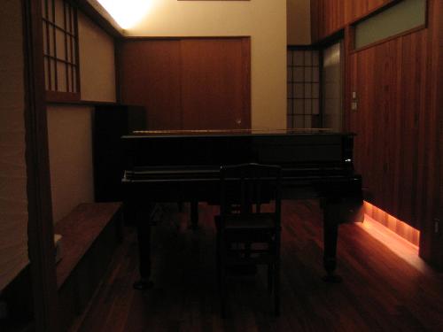 ピアノ室 夜景