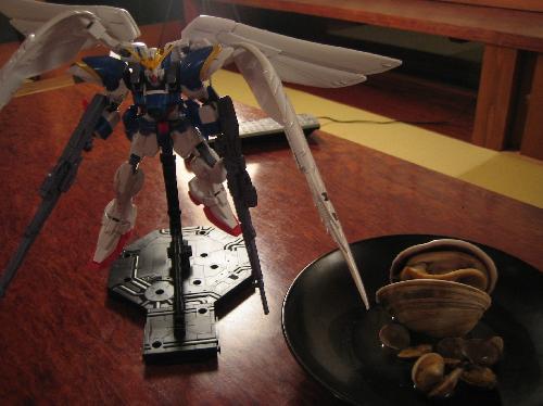 ガンダム宙に浮く